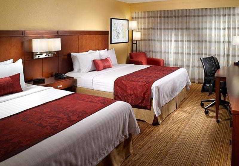 Готель Courtyard By Marriott Мейкон Номер фото